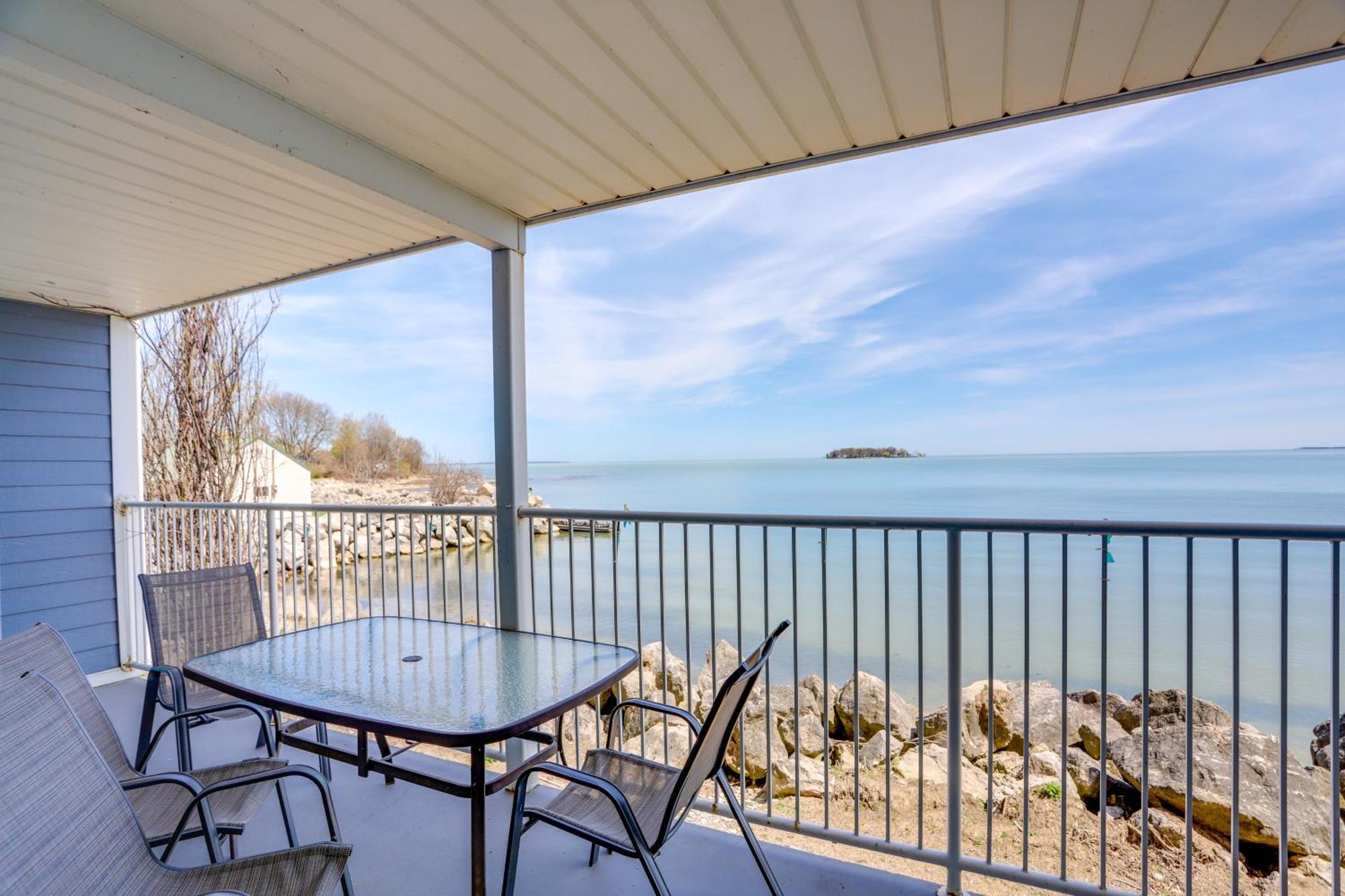 Cozy Lakefront Middle Bass Retreat With Balcony Put-in-Bay Exterior foto
